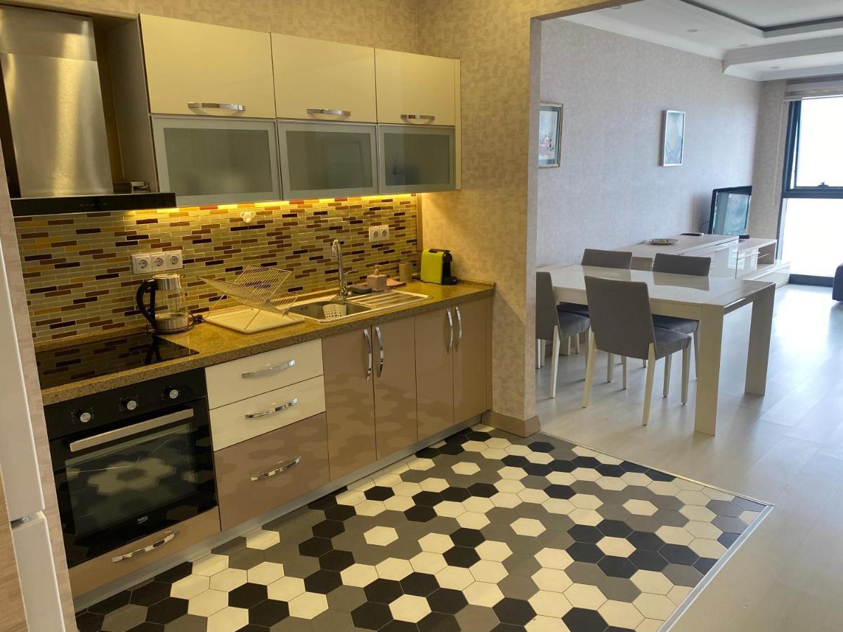 Apartment In Porta Batumi Tower Extérieur photo