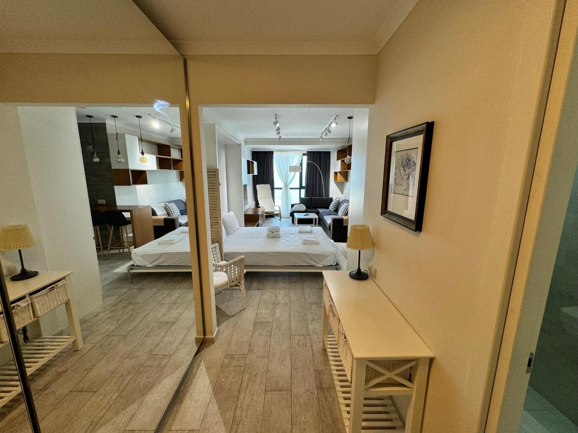 Apartment In Porta Batumi Tower Extérieur photo